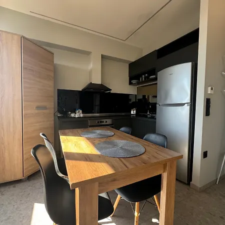 Sea View Apartment *